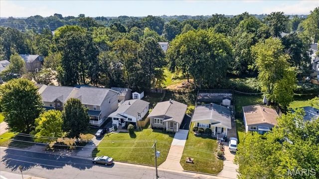 324 E Clinton Place, Kirkwood, MO 63122