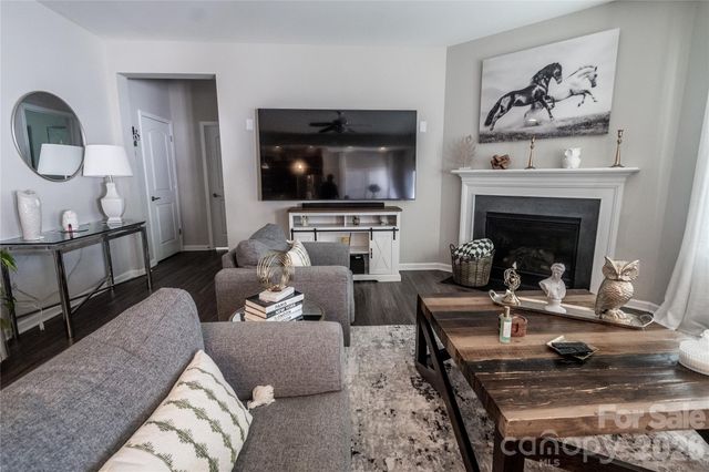 4320 Staffordshire Lane, Charlotte, NC 28213