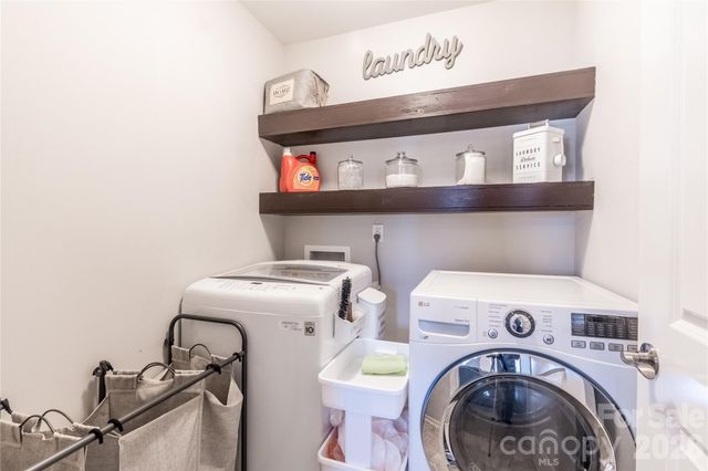 4320 Staffordshire Lane, Charlotte, NC 28213