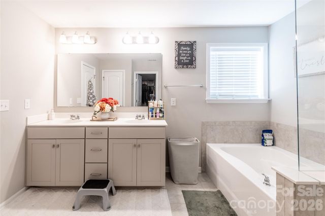 4320 Staffordshire Lane, Charlotte, NC 28213