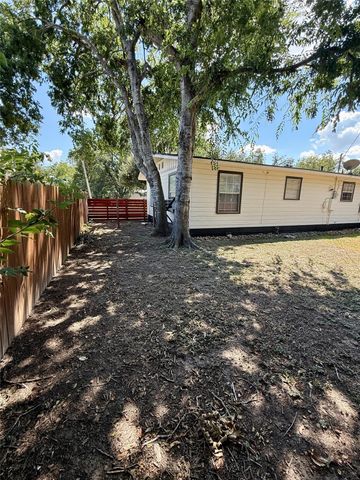 204 Roepke ST, Thorndale, TX 76577