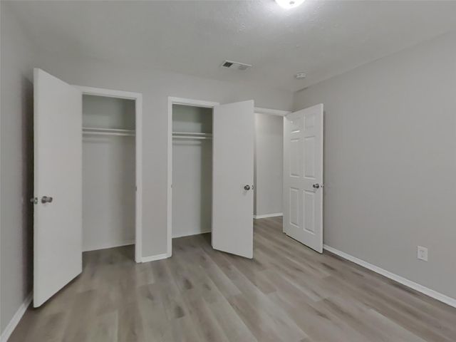 2047 Lexington Woods Drive, Spring, TX 77373