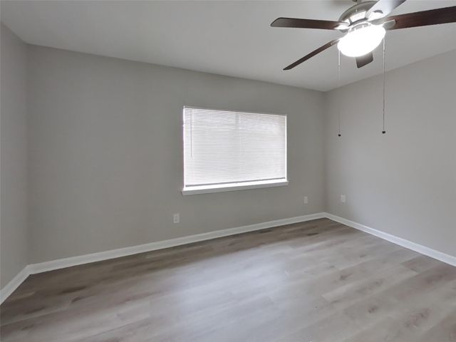 2047 Lexington Woods Drive, Spring, TX 77373