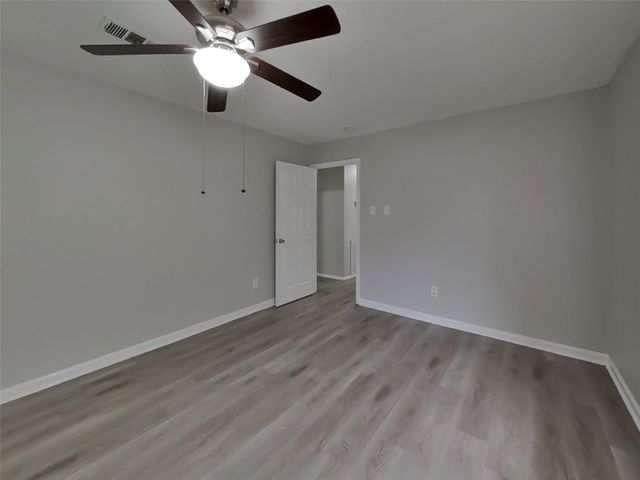 2047 Lexington Woods Drive, Spring, TX 77373