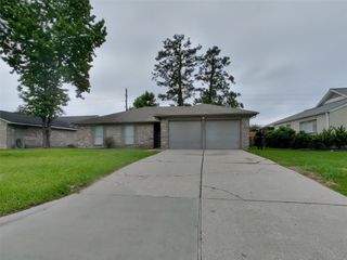2047 Lexington Woods Drive, Spring, TX 77373