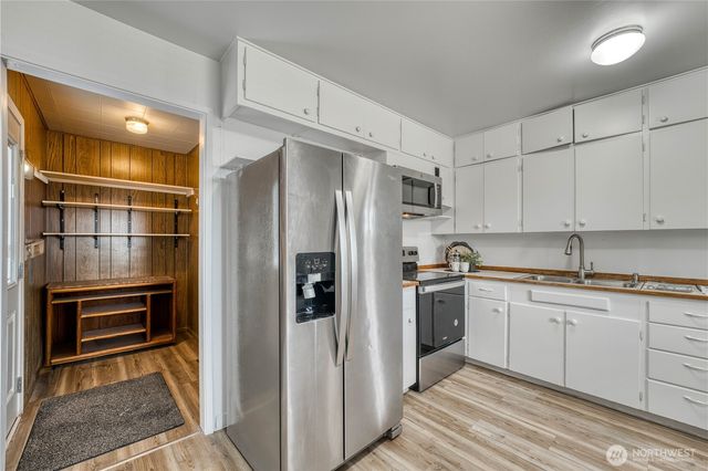 3822 Petersville Road NE, Bremerton, WA 98310