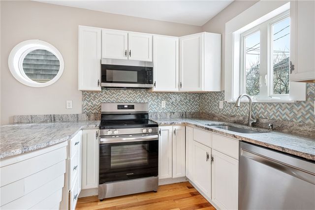 427 Spring Street 1, Newport, RI 02840