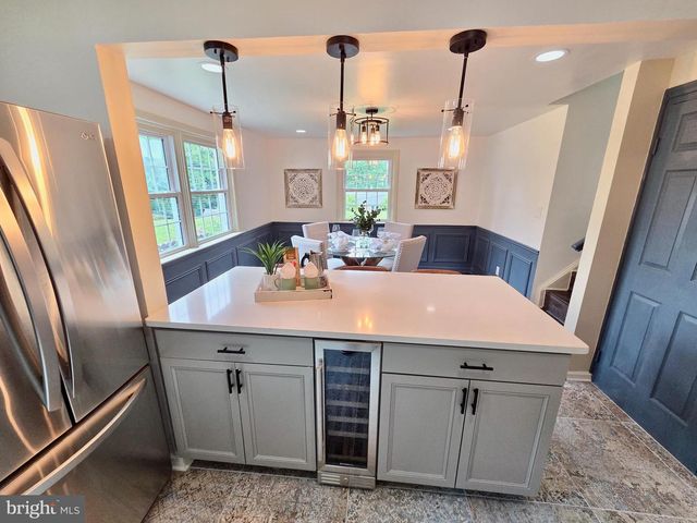 7 LAUREL LN, Media, PA 19063