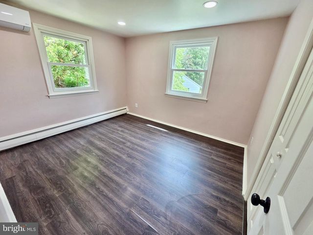 7 LAUREL LN, Media, PA 19063