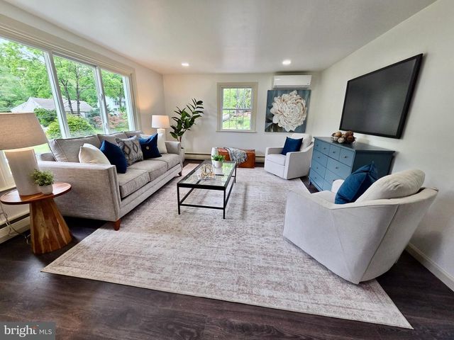 7 LAUREL LN, Media, PA 19063
