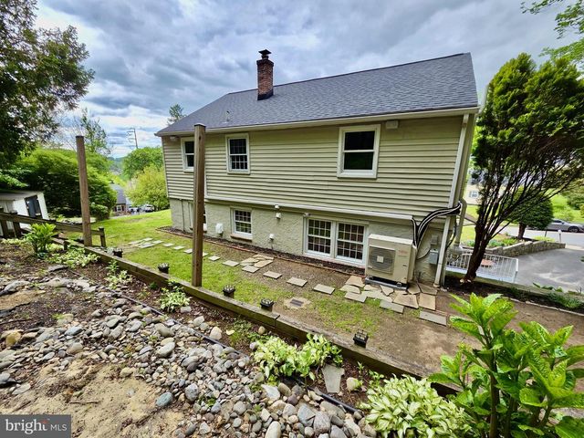 7 LAUREL LN, Media, PA 19063