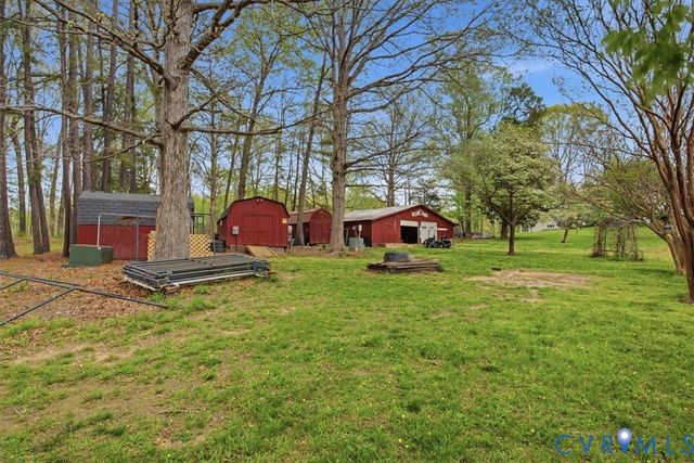 5001 Cartersville Rd, Powhatan, VA 23139