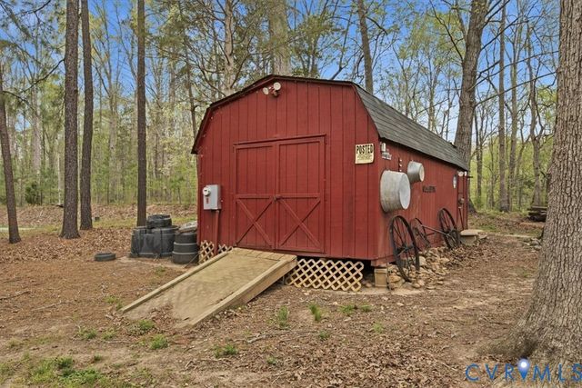 5001 Cartersville Rd, Powhatan, VA 23139