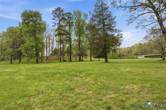 5001 Cartersville Rd, Powhatan, VA 23139