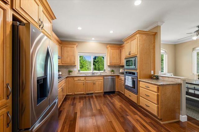 15570 Bella Sera Ct, Grass Valley, CA 95945