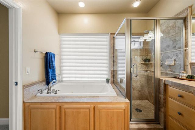 15570 Bella Sera Ct, Grass Valley, CA 95945