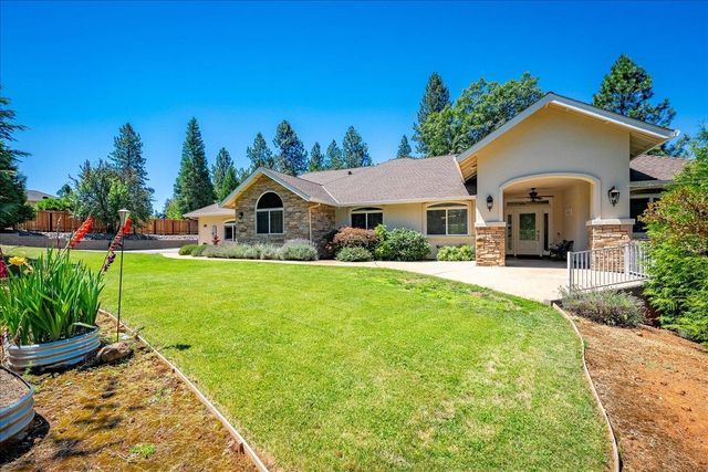 15570 Bella Sera Ct, Grass Valley, CA 95945