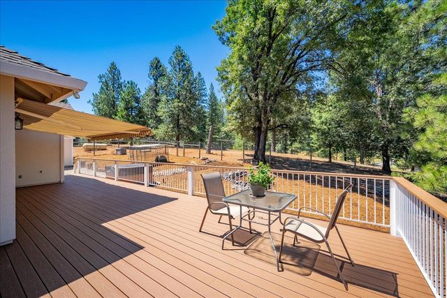 15570 Bella Sera Ct, Grass Valley, CA 95945