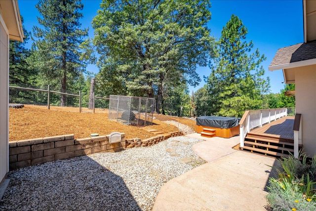 15570 Bella Sera Ct, Grass Valley, CA 95945