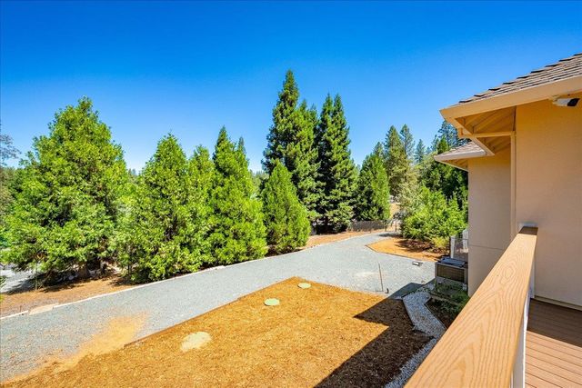 15570 Bella Sera Ct, Grass Valley, CA 95945