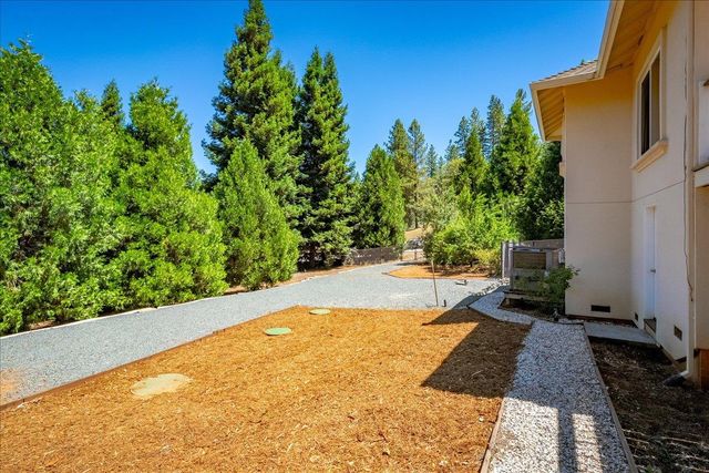 15570 Bella Sera Ct, Grass Valley, CA 95945