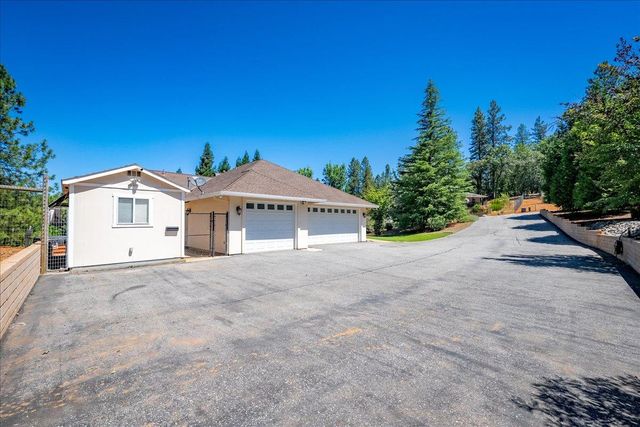 15570 Bella Sera Ct, Grass Valley, CA 95945