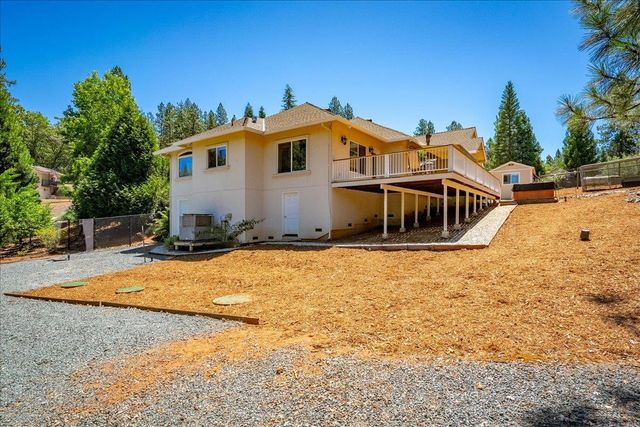 15570 Bella Sera Ct, Grass Valley, CA 95945