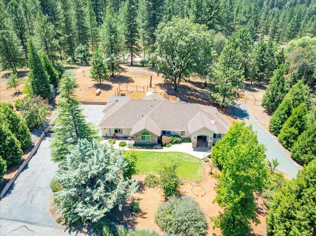 15570 Bella Sera Ct, Grass Valley, CA 95945