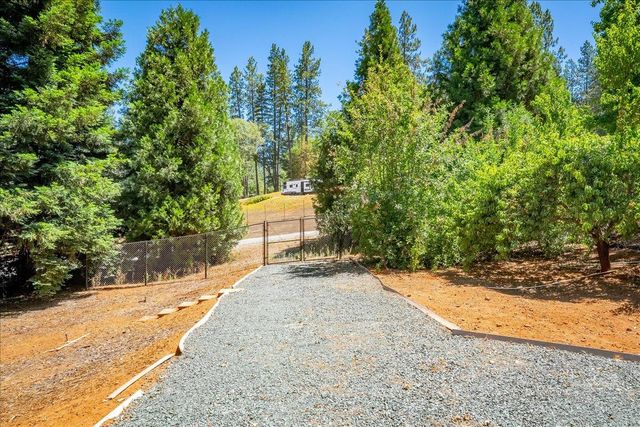 15570 Bella Sera Ct, Grass Valley, CA 95945