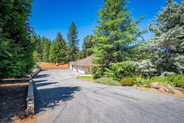 15570 Bella Sera Ct, Grass Valley, CA 95945