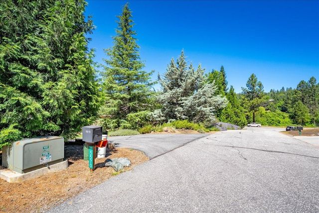 15570 Bella Sera Ct, Grass Valley, CA 95945