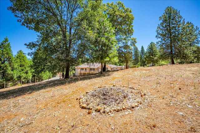 15570 Bella Sera Ct, Grass Valley, CA 95945