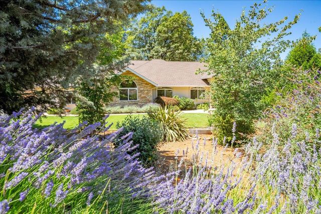 15570 Bella Sera Ct, Grass Valley, CA 95945