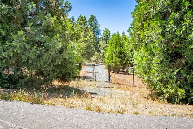 15570 Bella Sera Ct, Grass Valley, CA 95945