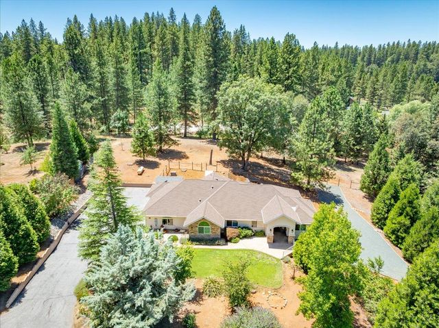 15570 Bella Sera Ct, Grass Valley, CA 95945