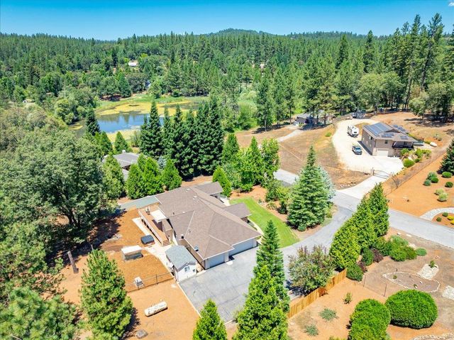 15570 Bella Sera Ct, Grass Valley, CA 95945