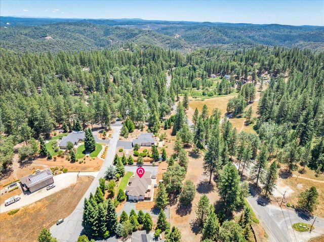 15570 Bella Sera Ct, Grass Valley, CA 95945