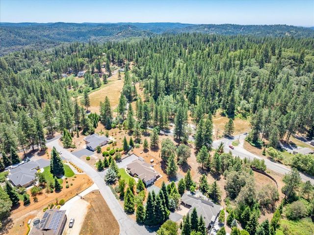 15570 Bella Sera Ct, Grass Valley, CA 95945