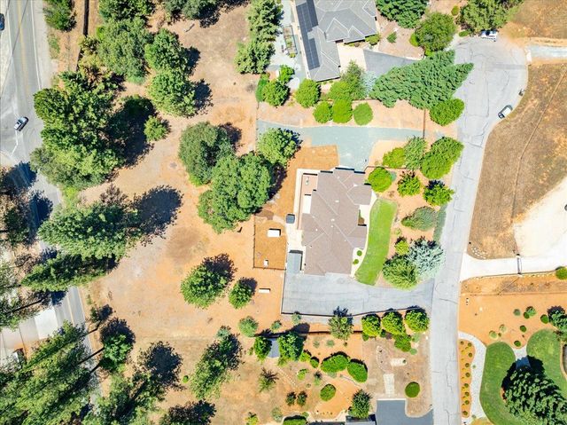 15570 Bella Sera Ct, Grass Valley, CA 95945