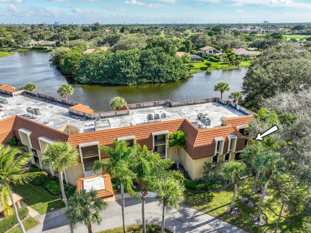 5250 Woodland Lakes Drive 226, Palm Beach Gardens, FL 33418