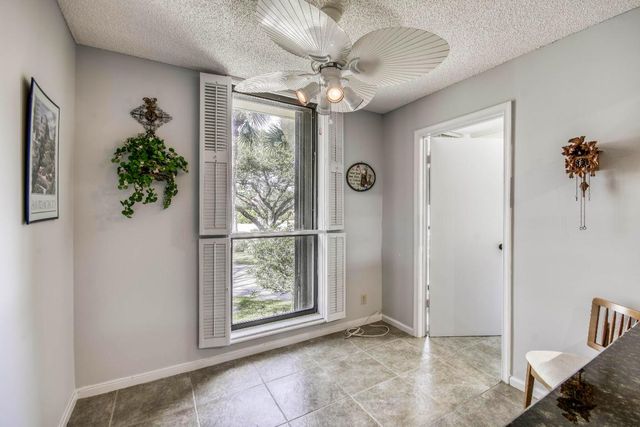 5250 Woodland Lakes Drive 226, Palm Beach Gardens, FL 33418