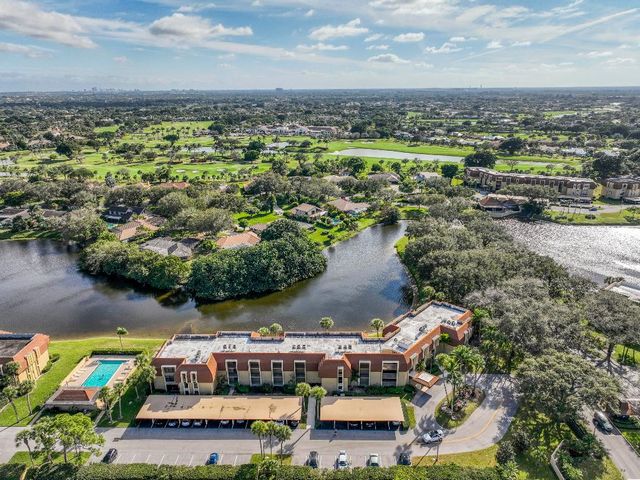 5250 Woodland Lakes Drive 226, Palm Beach Gardens, FL 33418