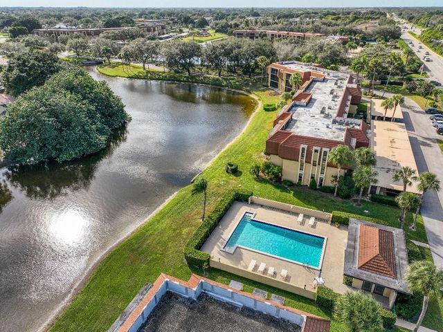 5250 Woodland Lakes Drive 226, Palm Beach Gardens, FL 33418