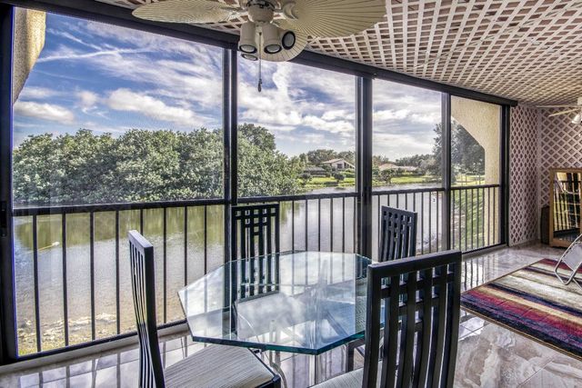 5250 Woodland Lakes Drive 226, Palm Beach Gardens, FL 33418