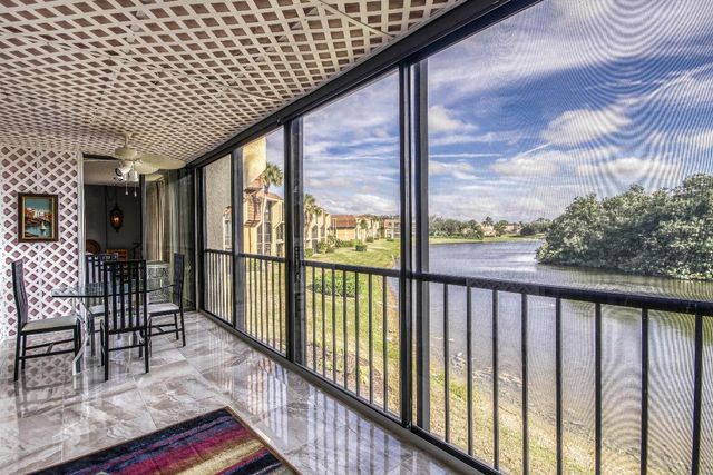 5250 Woodland Lakes Drive 226, Palm Beach Gardens, FL 33418