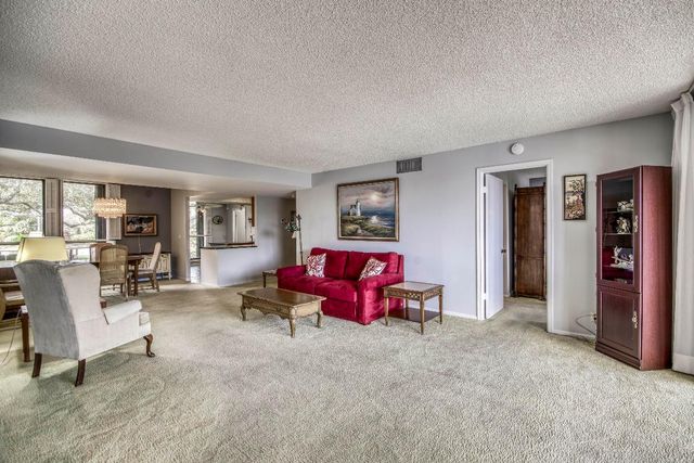 5250 Woodland Lakes Drive 226, Palm Beach Gardens, FL 33418