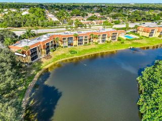 5250 Woodland Lakes Drive 226, Palm Beach Gardens, FL 33418