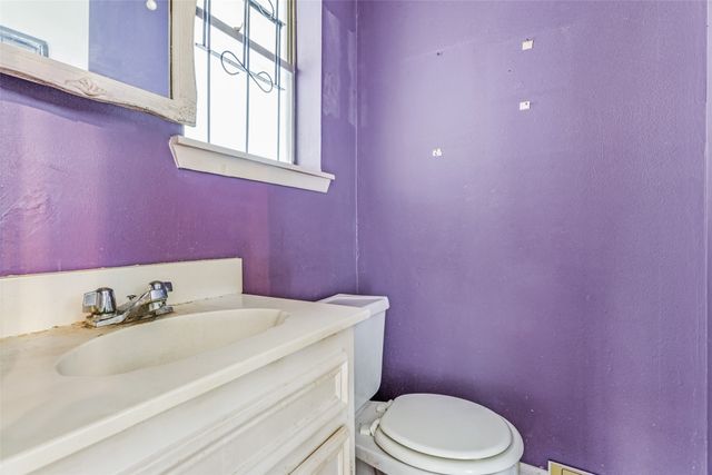 3825 Byers Avenue, Fort Worth, TX 76107
