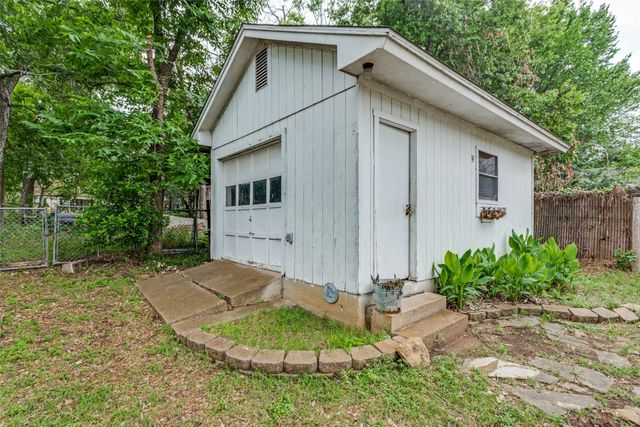 3825 Byers Avenue, Fort Worth, TX 76107