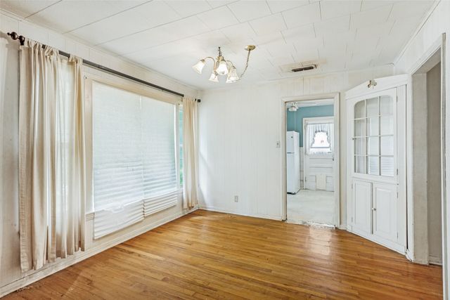 3825 Byers Avenue, Fort Worth, TX 76107